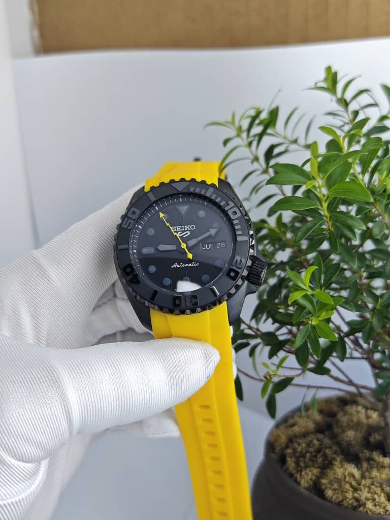 Seiko Mod SKX007 „Schwarz & Gelb“ (komplett individuelle Uhr)