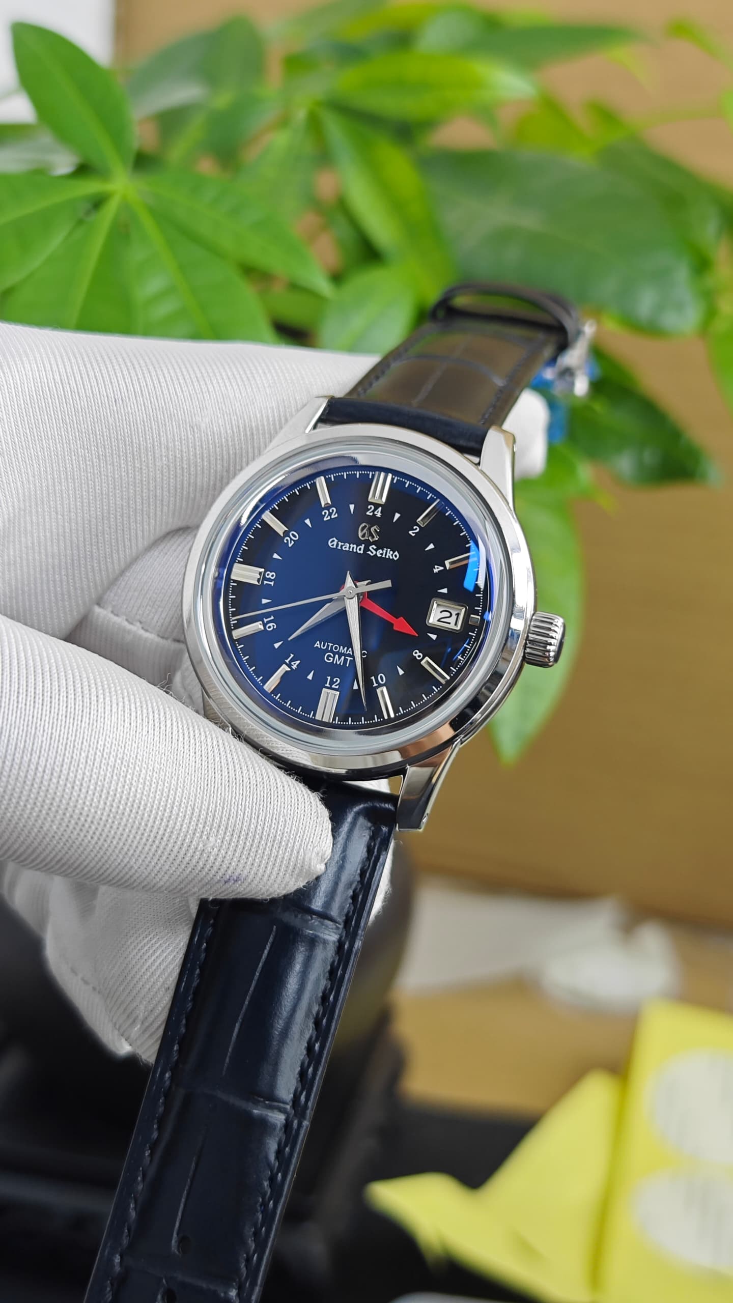 Grand Seiko Mod Elegance GMT “Crema”