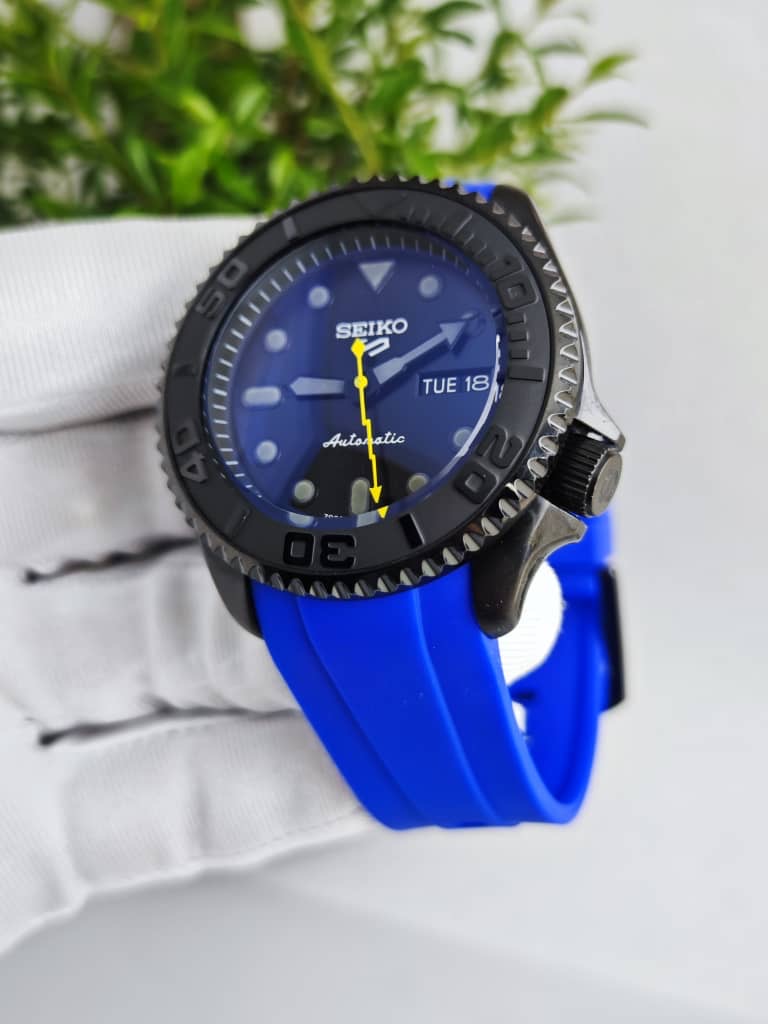 Seiko Mod SKX007 „Schwarz & Blau“ (komplett individuelle Uhr)