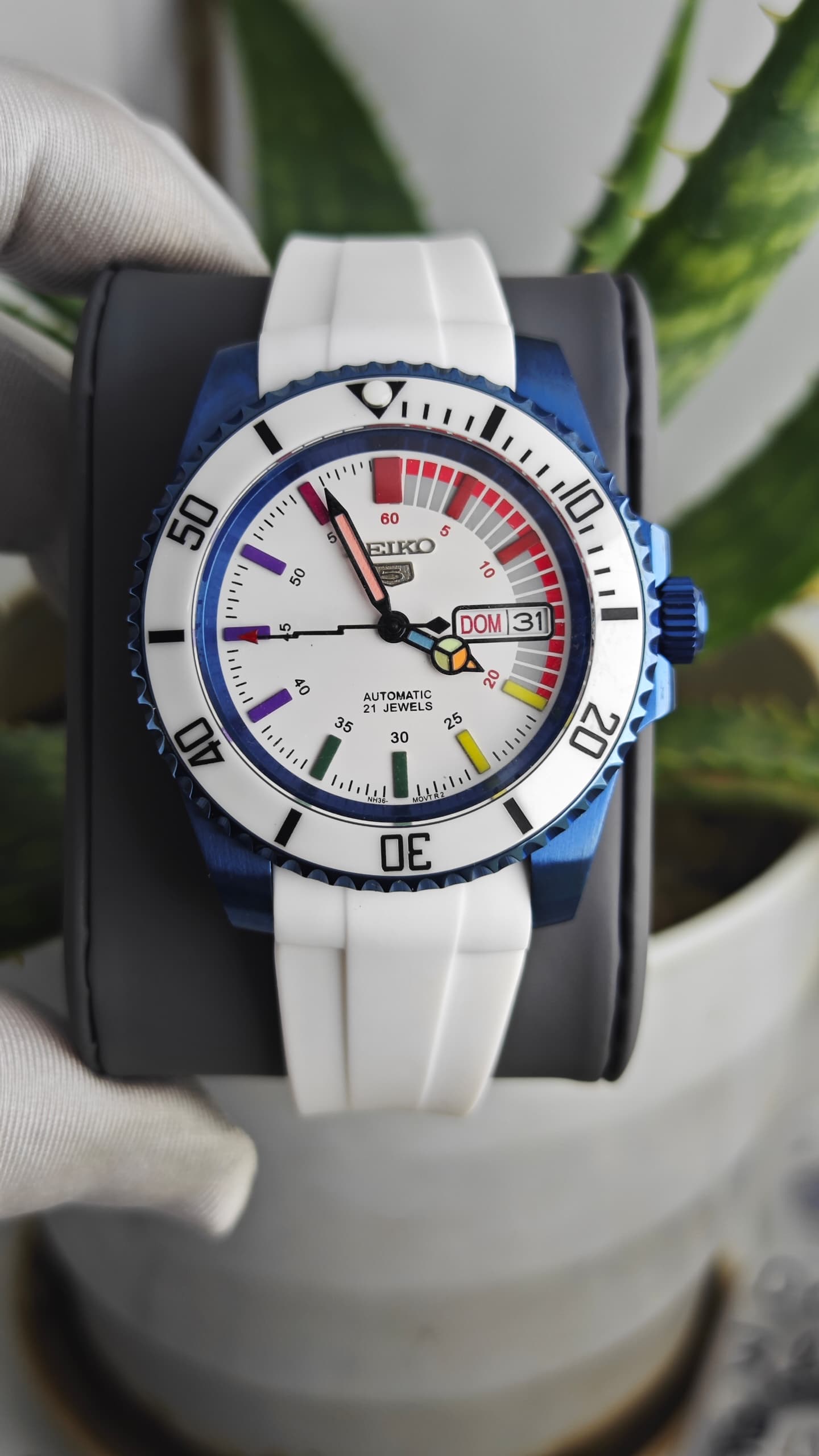 Seiko Mod 5 Sport „White Rainbow“ (komplett individuelle Uhr)
