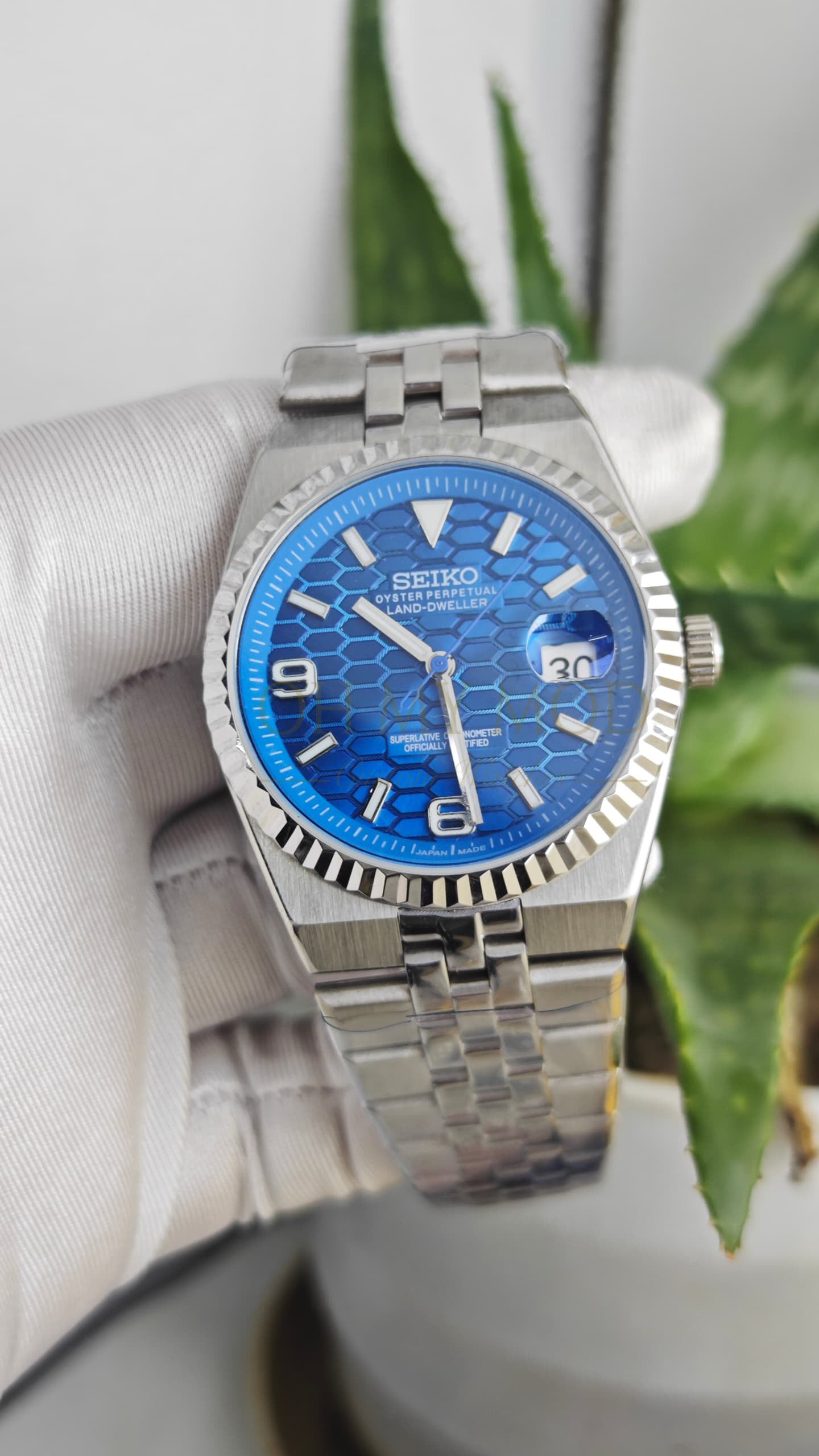 Seiko Mod Land Dweller "Royal Blue"
