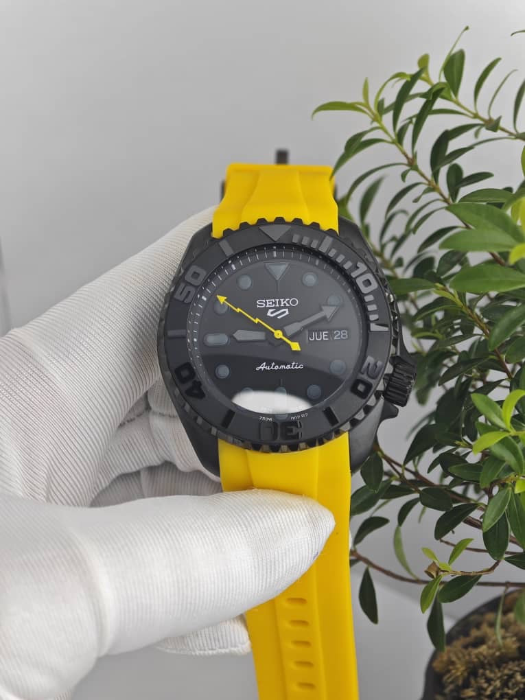 Seiko Mod SKX007 “Black & Yellow” (Full Custom Watch)