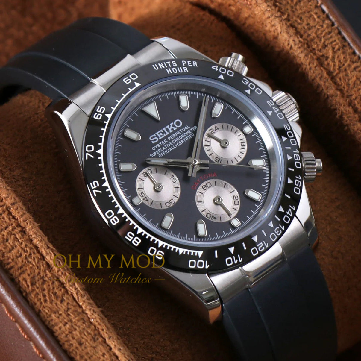 Seitona | Black Rubber strap