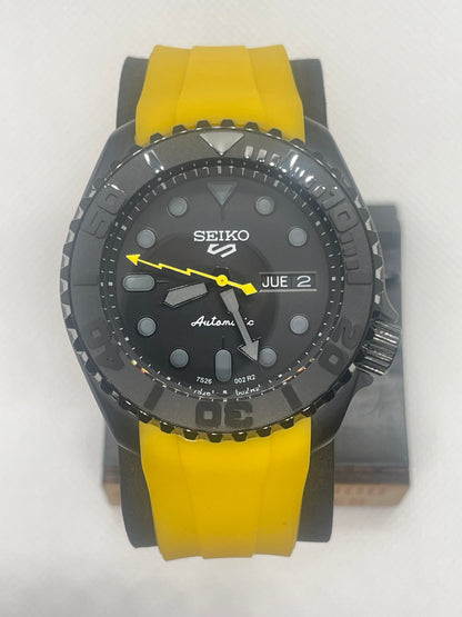 SKX007 | Black & Yellow