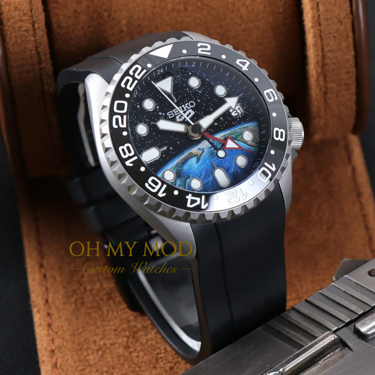 SKX007 “Earth GMT”