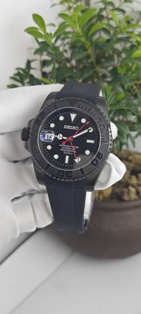 Seiko Mod Marinemaster GMT “Triple Black Red Thunder” Lefty